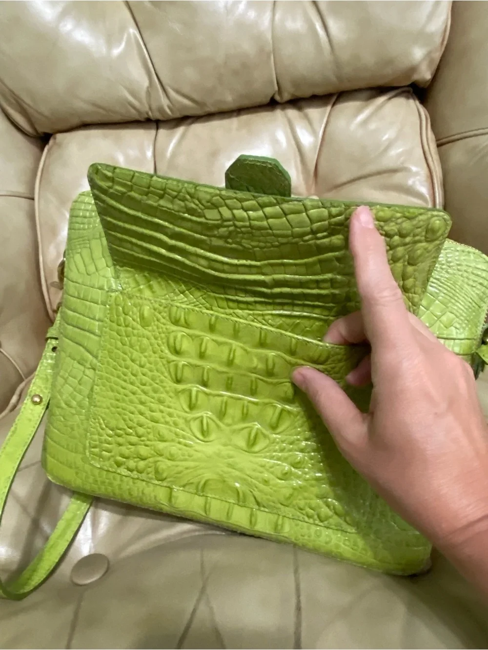 LKNW Brahmin iPad/Tablet Bag Built-in Wallet Organizer Crossbody Lime Melbourne - Picture 7 of 16